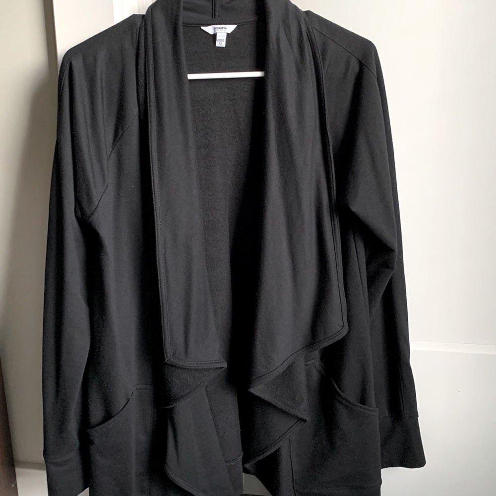 Black Cardigan w/Pockets M